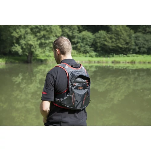 Iron Claw SF Wild Vest pergető táska / + 1 doboz / 30X22X5cm