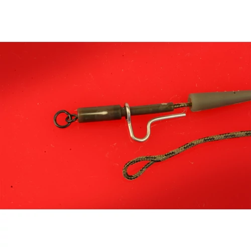 Carp Expert Előkötött Távdobó Leadcore Szerelék Karikás Forgóval 3 db/csomag