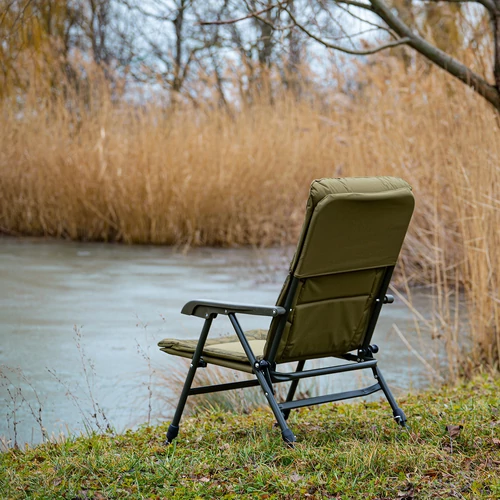 Carp Academy Luxxus Camo Fotel